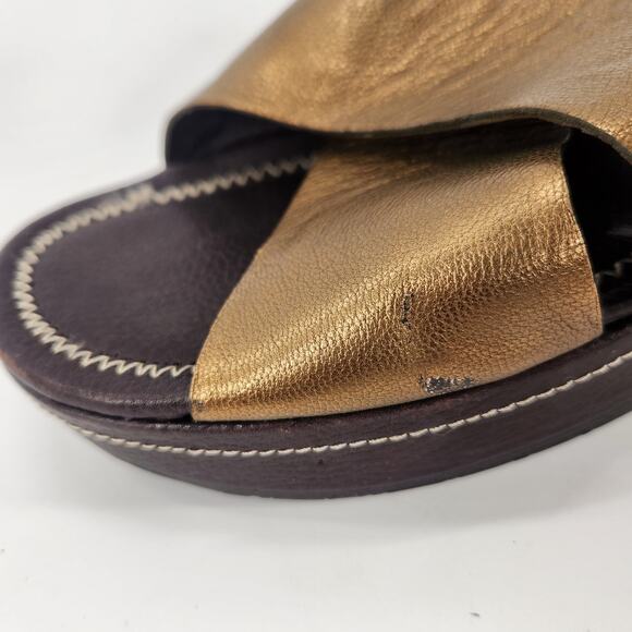 Donald J. Pliner Leather Wedge Slides Size 11 Bronze Slip On Sandal Comfort Luxe - Picture 8 of 8